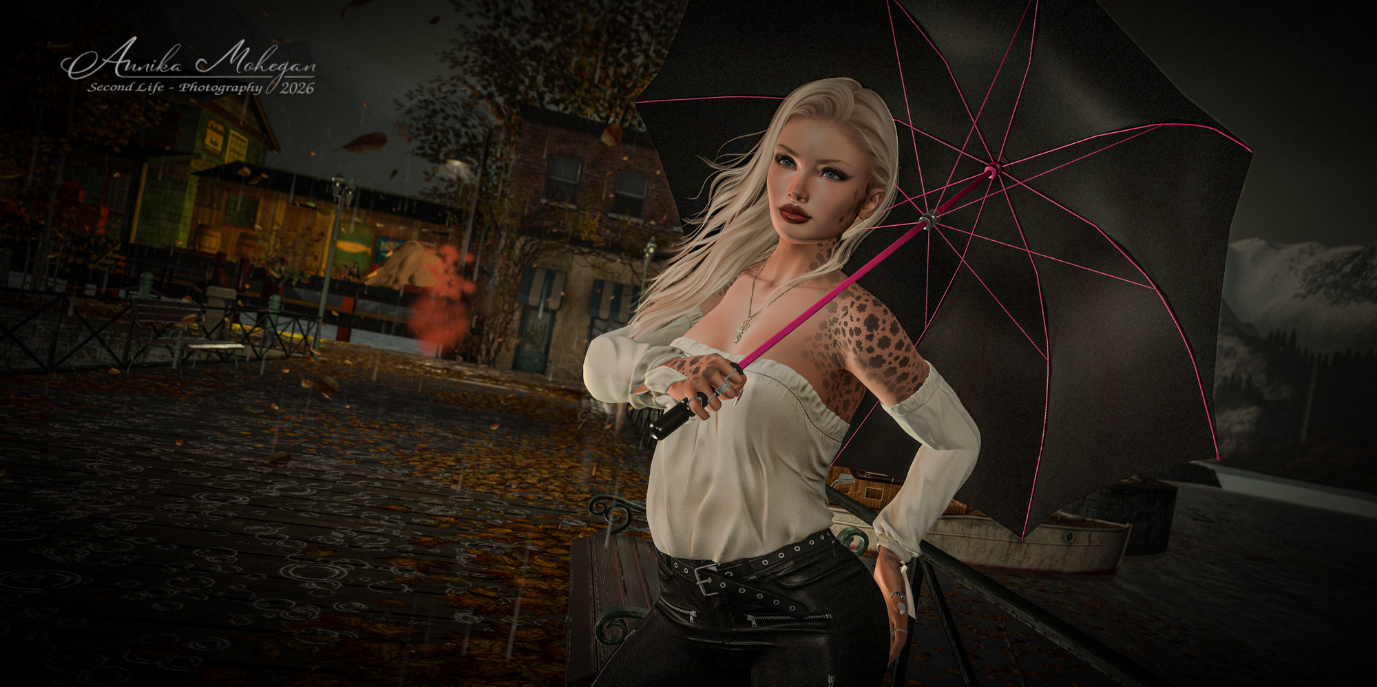 Annika Mohegan im Taylor-Look von {ViSion}: cremefarbenes schulterfreies Top und schwarze Lederhose, mit Schirm im Herbstregen auf Cherishville in Second Life